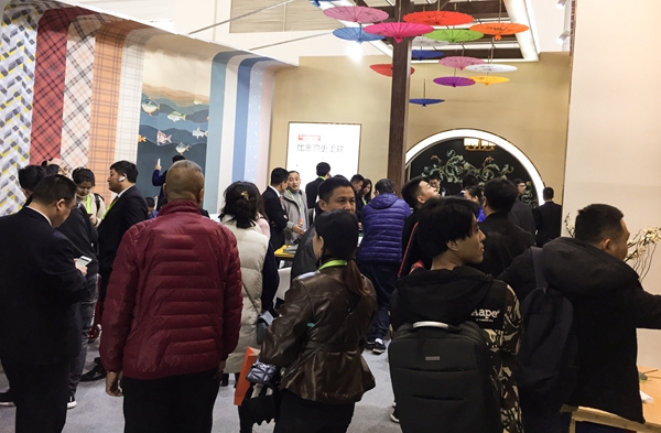 大自然家居·壁高墙纸全新亮相北展，开启墙布“仿手工时代”！