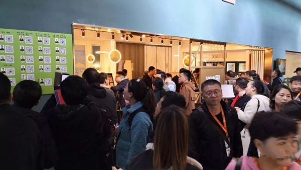 艾格木精装墙顶惊艳亮相北展E1馆A07号，全方位展示霸主品牌地位！