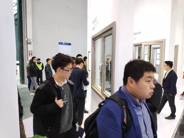 轩尼斯门窗惊艳亮相中国门窗博览会，秀出品牌真“功夫”！
