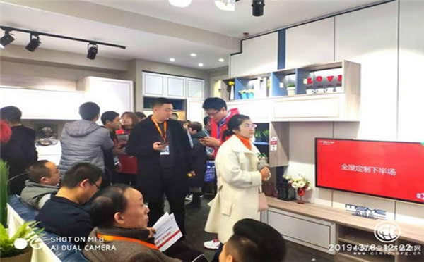 依诗米家居创新管理模式，驱动定制家具长期发展