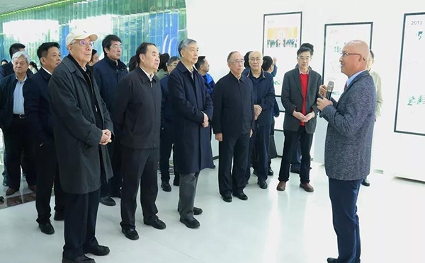 尚品宅配迎来八位院士参观考察基地，工业互联网助力制造强国