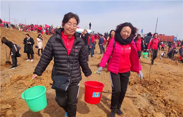 烟台三环锁参加公益植树活动，助力打造绿水青山