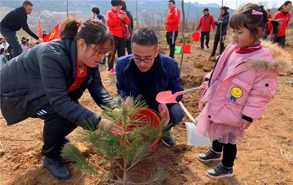烟台三环锁参加公益植树活动，助力打造绿水青山