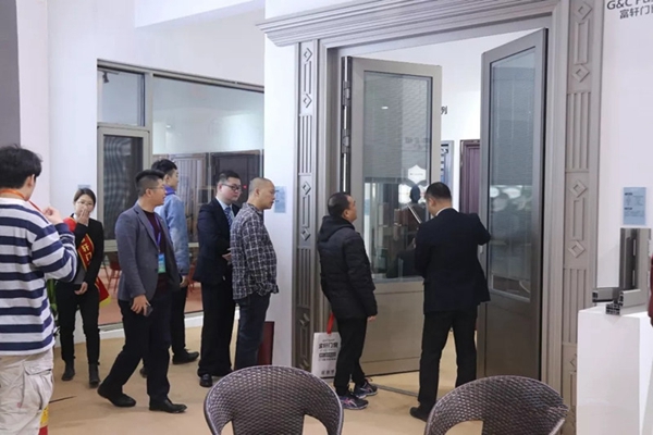 富轩门窗一站式互联网整装服务平台亮相第十届门博会，引领家居整装时代！