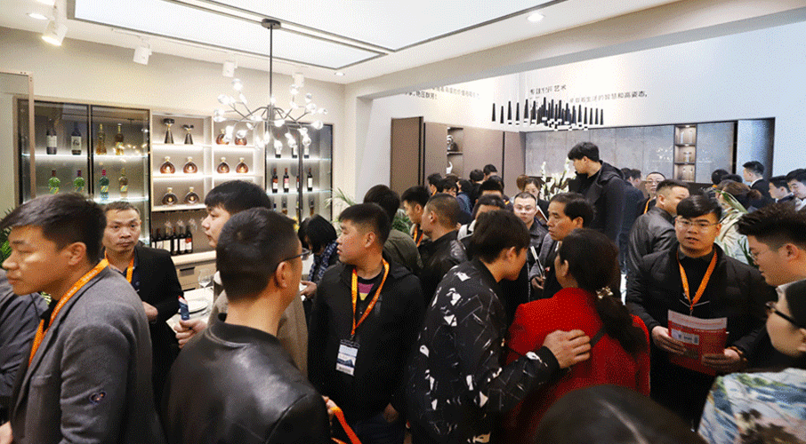 易高家居携新品参加2019北京建博会,现场广受好评,签单创新高!