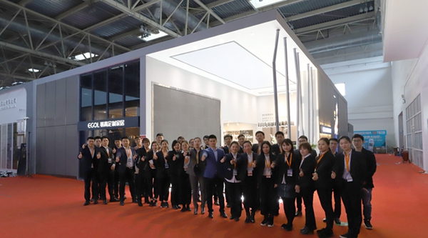 易高家居携新品参加2019北京建博会,现场广受好评,签单创新高!