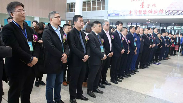 皇庭金门助阵顺德潭州第十届中国门窗博览会
