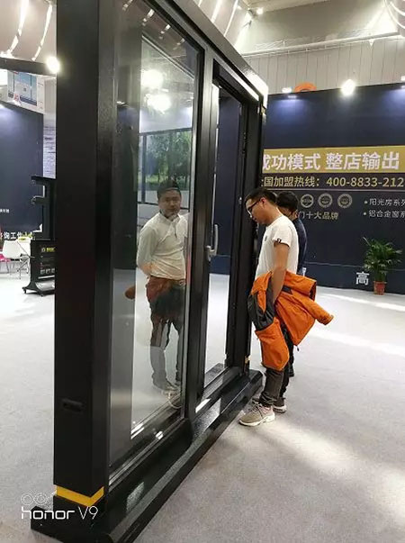 皇庭金门助阵顺德潭州第十届中国门窗博览会