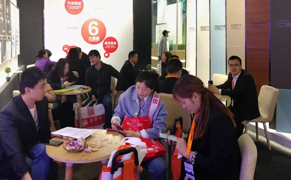 巴迪斯精工顶墙轻奢负氧馆惊艳亮相北京建博会,上海建博会我们再见!