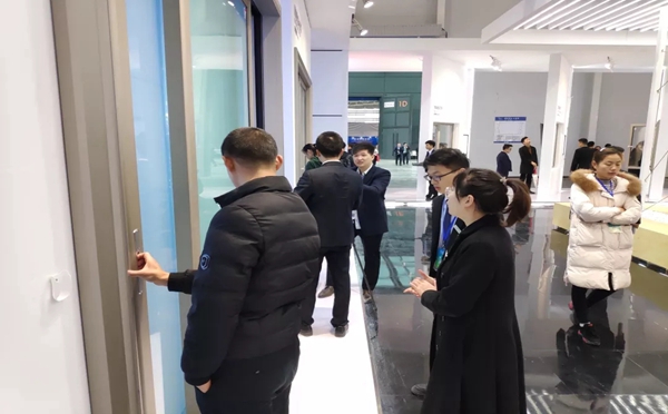 轩尼斯门窗第十届中国门窗博览会完美收官，门窗新品燃爆全场！