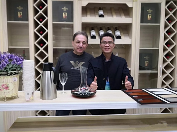 圣梵诺门窗亮点频现第十届中国门窗博览会，独领风骚！