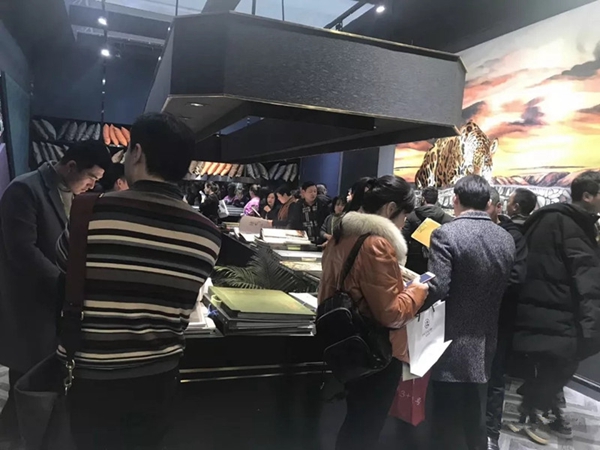 优牧墙布2019北京墙纸墙布展完美收官,尽显苏绣工艺!