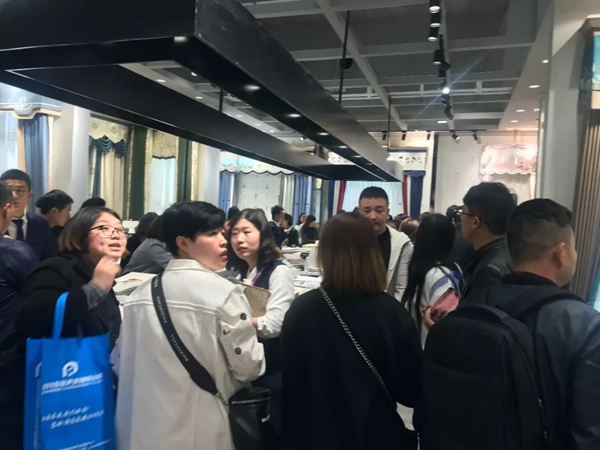 雕刻空间窗帘2019年深展|暨春夏新品发布会完美收官,疯狂签约!