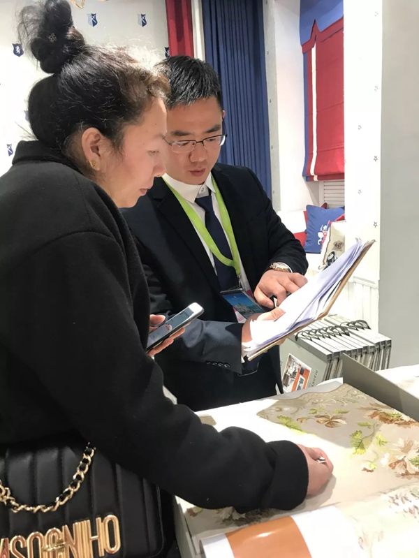 雕刻空间窗帘2019年深展|暨春夏新品发布会完美收官,疯狂签约!