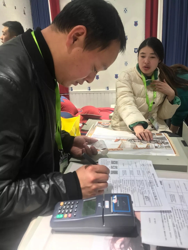 雕刻空间窗帘2019年深展|暨春夏新品发布会完美收官,疯狂签约!