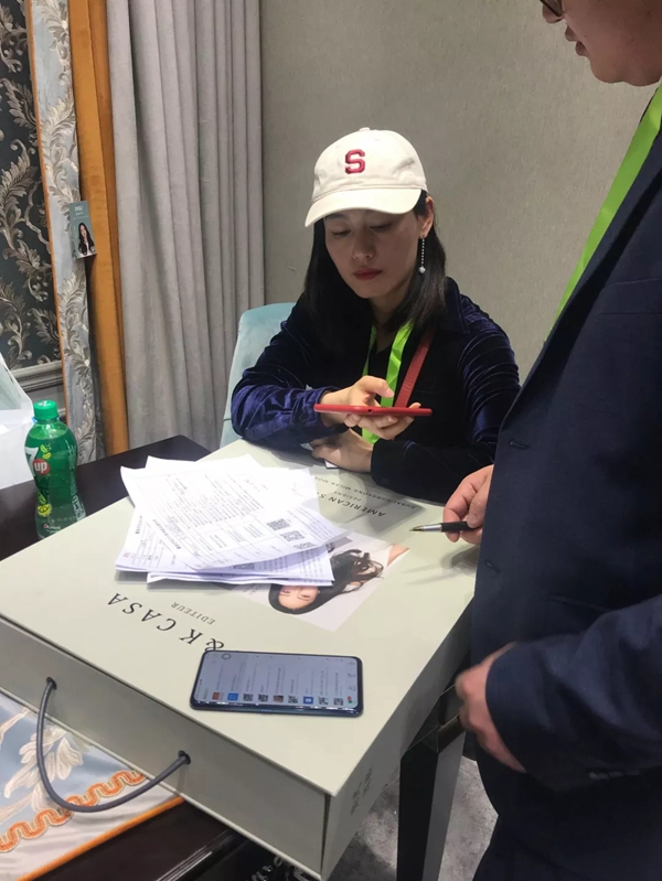 雕刻空间窗帘2019年深展|暨春夏新品发布会完美收官,疯狂签约!