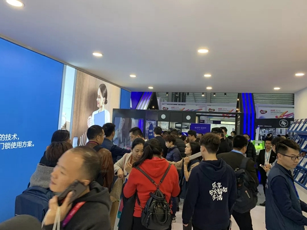 飞利浦智能锁惊艳亮相2019AWE，畅享智能生活