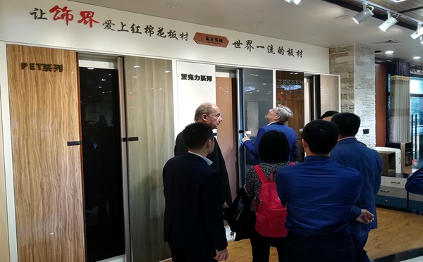 红棉花板材迎来界知名企业爱格集团爱格先生一行参观交流！