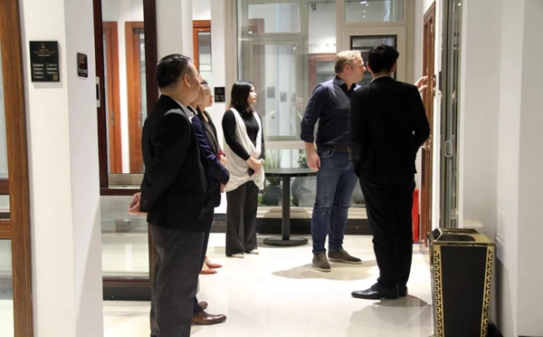 新豪轩门窗总部基地迎来德国好博(HOPPE)集团亚太区总裁一行参观指导