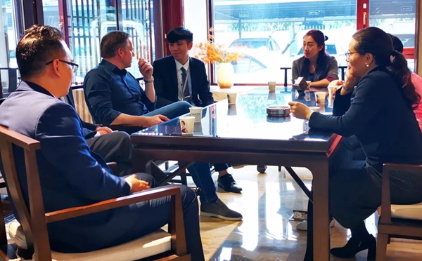 新豪轩门窗总部基地迎来德国好博(HOPPE)集团亚太区总裁一行参观指导