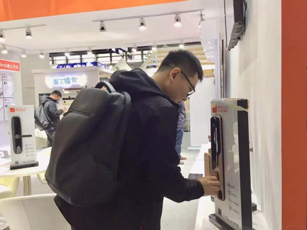 威士丹利智能家居Zigbee3.0强势亮相上海AWE展