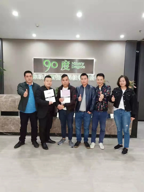 90度大家庭又添一员，东莞虎门莫先生成功加盟90度跨界科技全屋定制