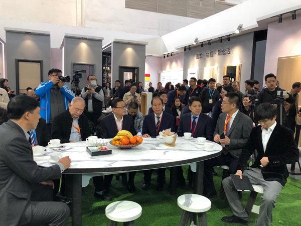 霍尔茨木门“功能+净醛黑科技新品发布会”盛大举行