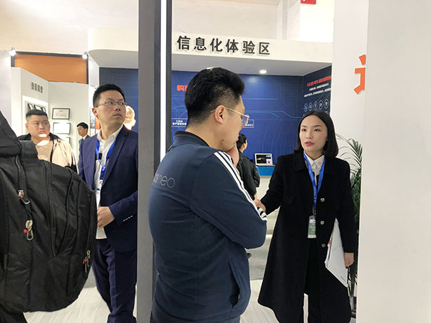 北京门业展| 艺格云木门赵曰栋:产品差异化组合更具魅力