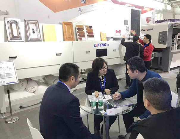 “点”亮智能自动化涂装生产 | 迪峰机械惊艳2019国际门业展
