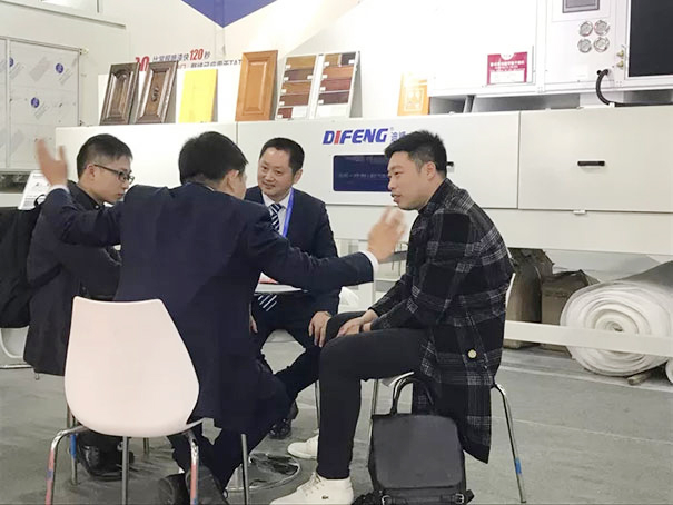 “点”亮智能自动化涂装生产 | 迪峰机械惊艳2019国际门业展