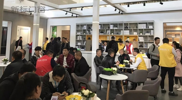 新标门窗惊艳亮相！直击新标门窗北京展火爆现场！