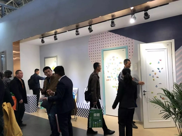 希格玛木门荣获“口碑十佳品牌”奖项,2019北京门业展E2-06B展位持续升温!