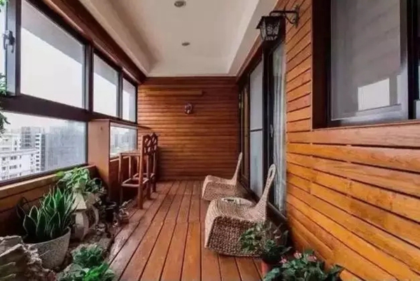 美佳加门窗告诉你封阳台有哪些优点