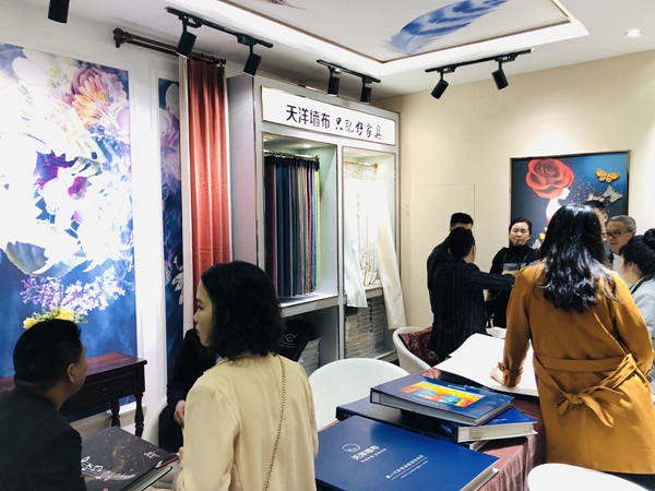 天洋墙布让环保墙布走进千家万户 八小时焕一个五星级的家
