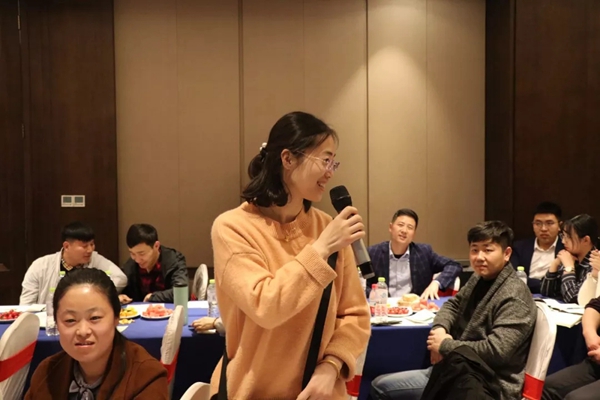 红宝石墙布第二季度工作会议山东济南站完美收官！