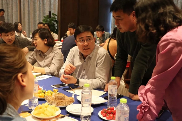 红宝石墙布第二季度工作会议山东济南站完美收官！