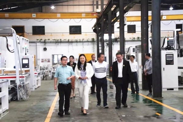 博硕涂装迎来佛山市顺德区蔡副区长一行莅临考察座谈