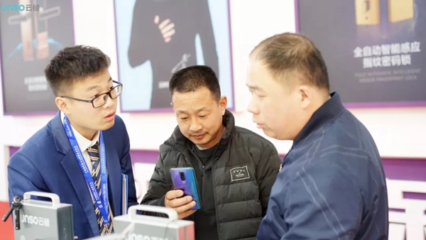 云硕智能锁携全线产品惊艳亮相2019北京门业展