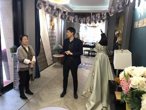 雅绣墙布迎接杭州市人力社保局副局长一行莅临考察指导！