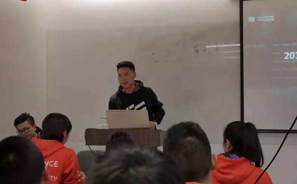 伊恋全屋定制成功召开双城双展启动会,誓师决胜双展!