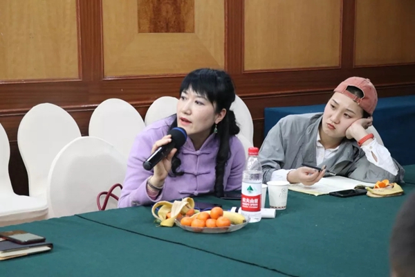 红宝石墙布第二季度工作会议河北站完美结束,服务团队双升级!