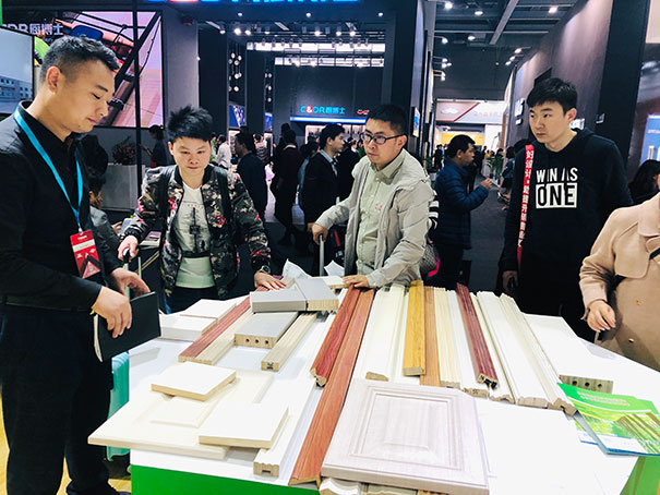 广州定制家居展|银得隆家居孙勇:十分钟完成组装室内门