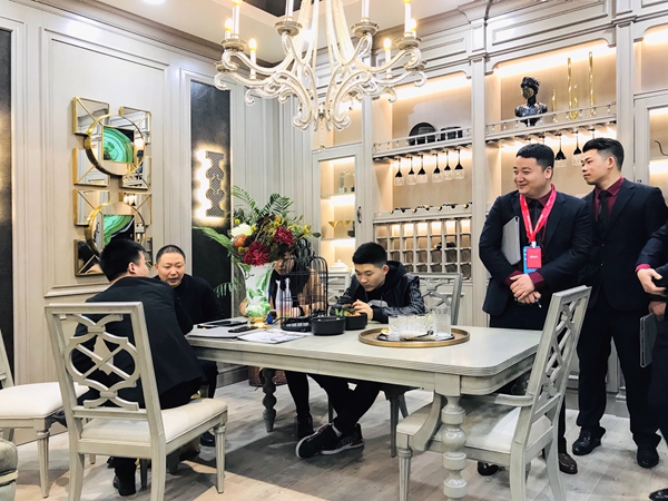 2019年中国建博会(上海)丨尚佰木门·整木定制余涛:将徽派新中式产品推向全国