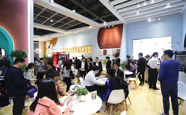  索菲亚木门震撼登陆定制家居展，首度宣布对外招商