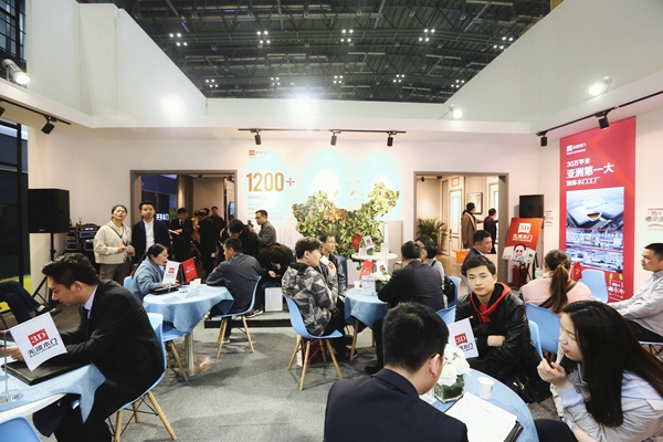 2019年中国建博会(上海)丨3D无漆木门贾唯甄:凸显时尚理性之美