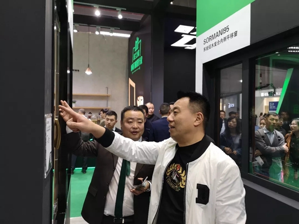 米兰之窗携爆款产品及神秘时尚新品高调亮相上海建博会！