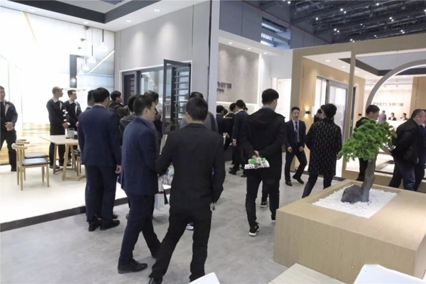 飞宇门窗上海建博会现场盛况，直击报道！