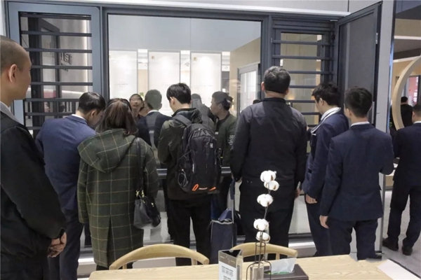 飞宇门窗上海建博会现场盛况，直击报道！