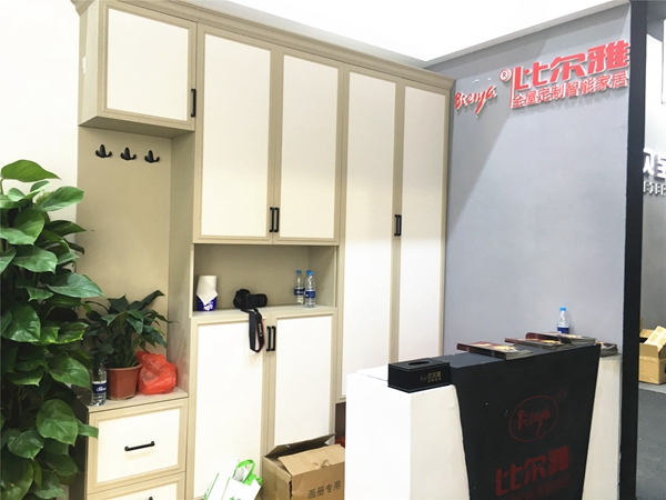 广州定制家居展|比尔雅定制家具周静：以发展求生存