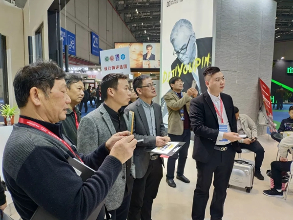 德技优品门窗上海建博会2.1B302展位人气爆棚！